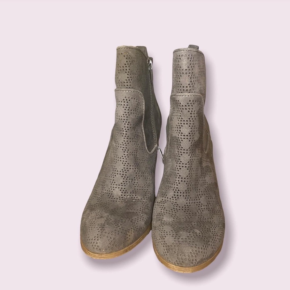 Greg Bootie Heels
